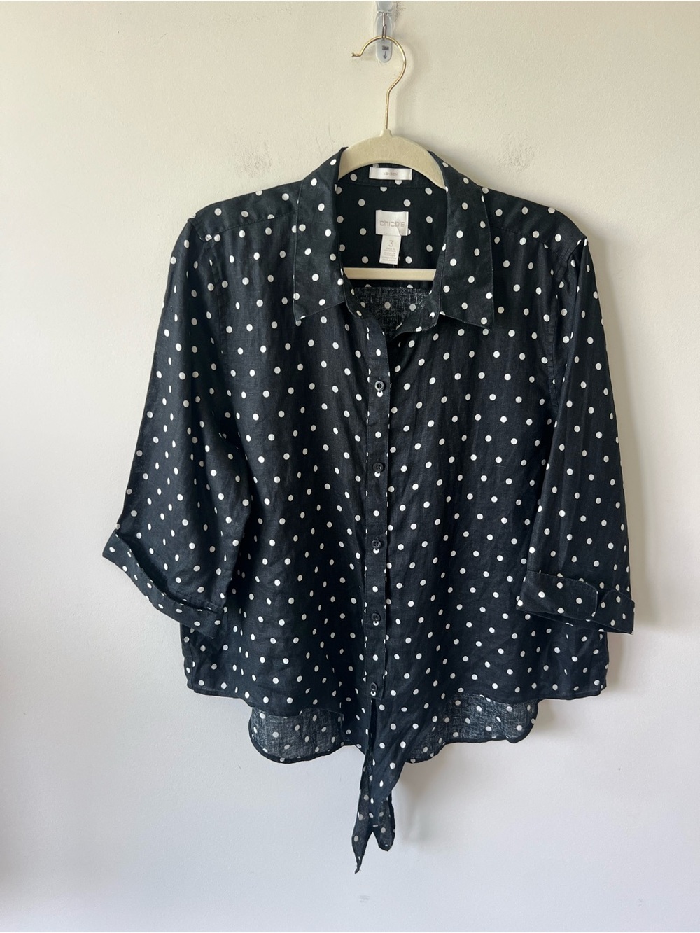 Chico's No Iron Black and White Polka Dot Tie-Hem Button-Up Shirt 100% Linen